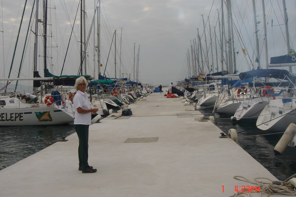 Vivi no Iate Clube de Ilha Bela