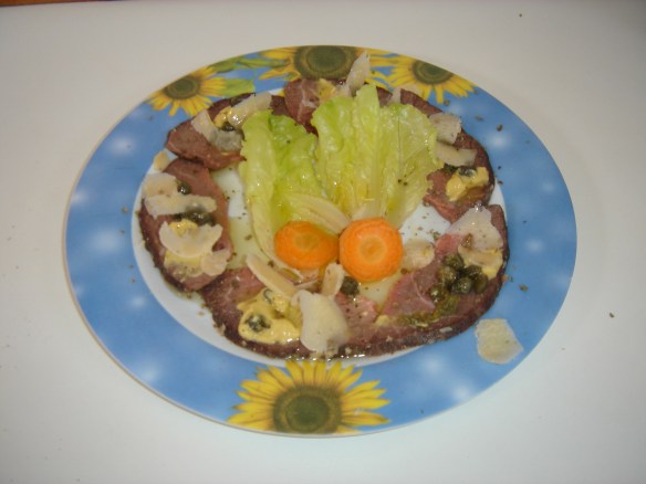 Carpaccio - feito com a sobra da picanha de ontem. 