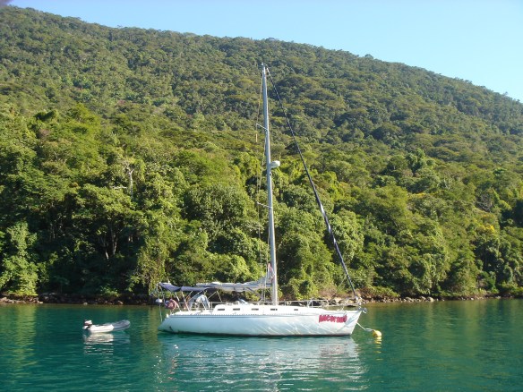 Veleiro Ancorauê (anchor away aportuguesado e com um toque indígena, segundo o Donald)