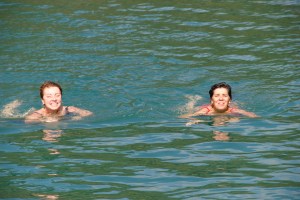 Nadando de volta para o Bubi.