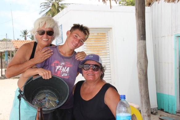 O garoto e seus siris.