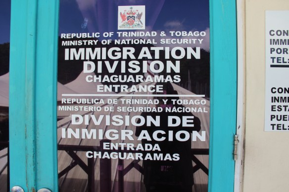 Perdemos boas horas dando a entrada dos tripulantes e do veleiro no país. A quantidade de papéis que se preenche é absurda.