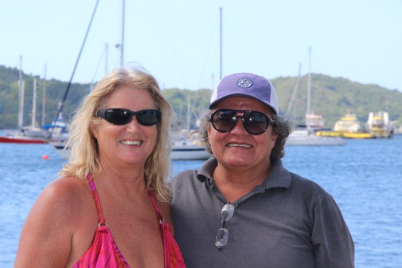 Susy - a simpática inglesa que vive com seus dois cachorros Cocker Spaniel Inglês num veleiro de 56 pés.