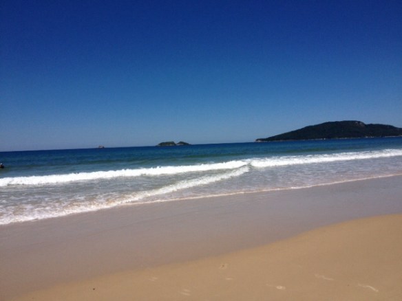 E no outro lado a Ilha do Mata Fome.