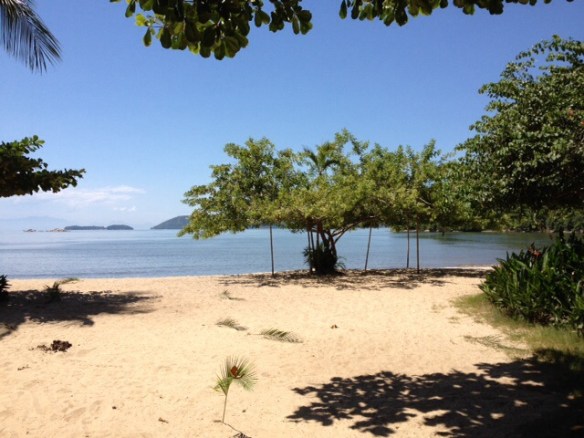 Jabaquara - linda praia onde almoçamos hoje.