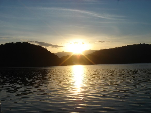 Anoitece no Saco do Fundão.