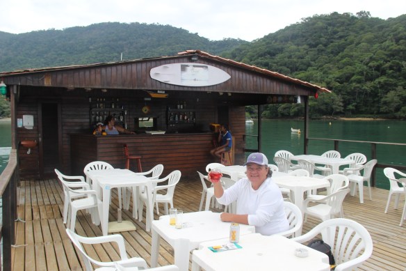 Bar Flutuante no Saco do Céu - atendimento de primeira.