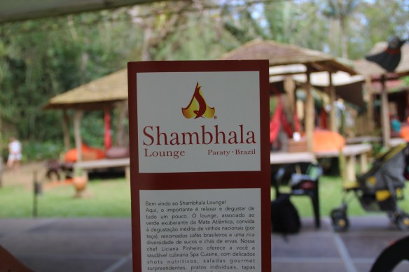 Foi nesse restaurante/ Lounge, situado no meio da Mata Atlântica, que aconteceu o Aves de Paraty.