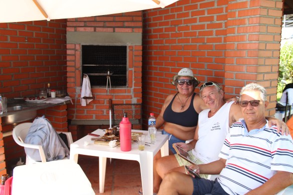 Churrasco que Vivi preparou para o Élio na sede oceânica do ICVI, em Jurerê. Nosso querido amigo Saul (veleiro Nina) esteve presente.